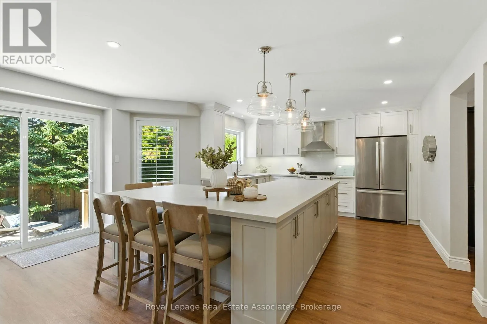 34 CURRY CRESCENT