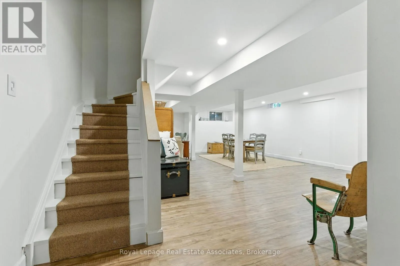 34 CURRY CRESCENT
