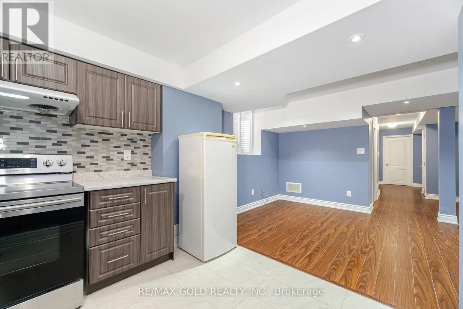 8 WASHBURN ROAD