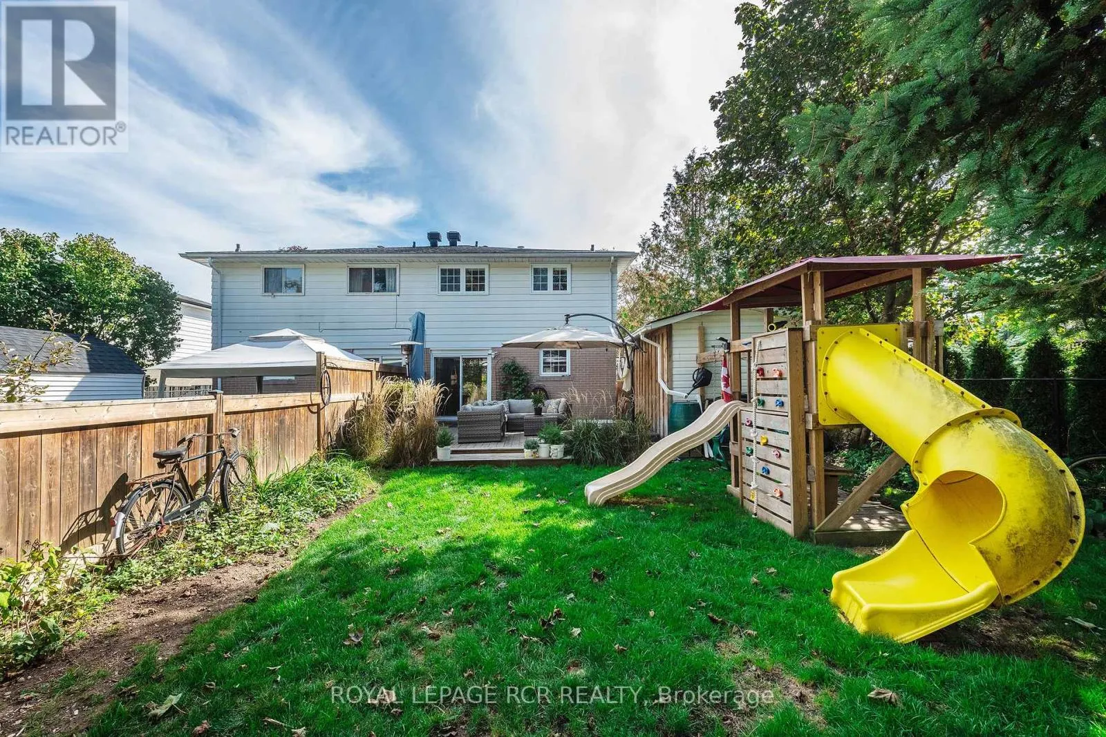 19 CARLTON DRIVE