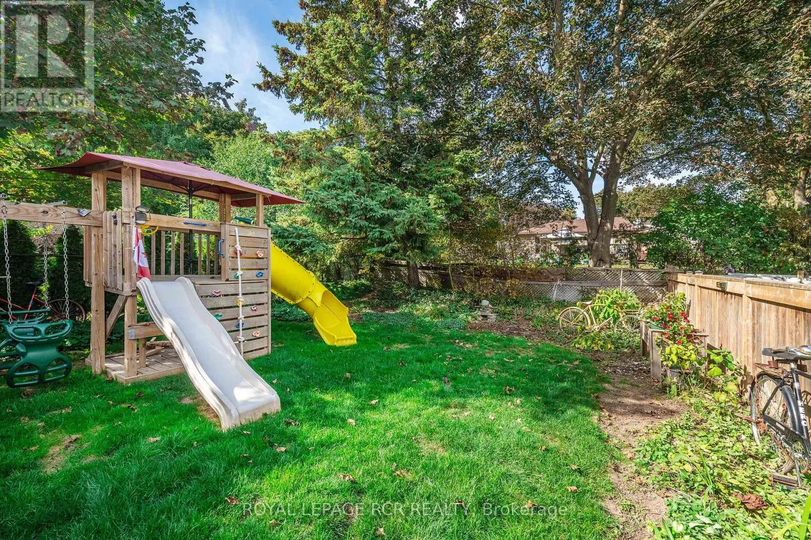 19 CARLTON DRIVE