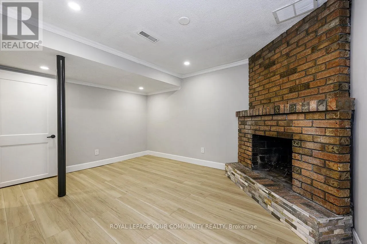 102 - 2120 RATHBURN ROAD E