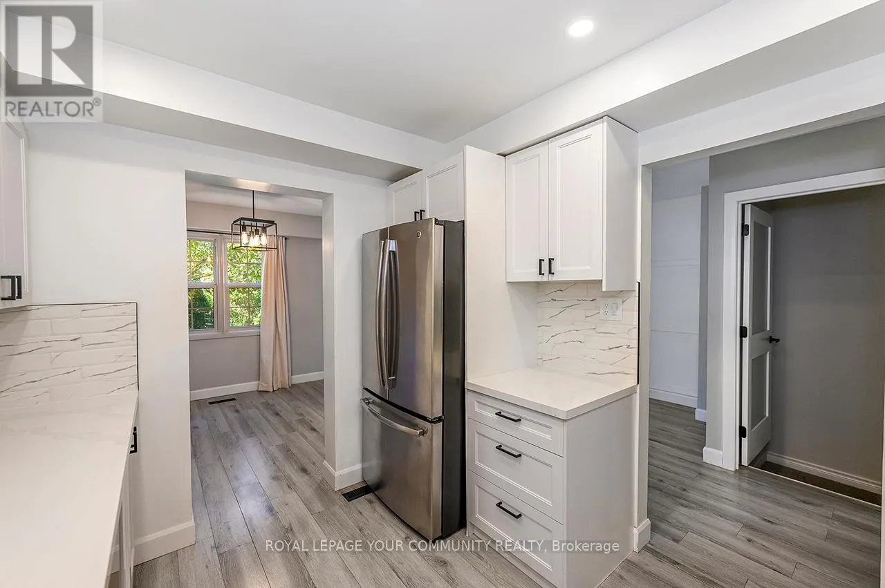 102 - 2120 RATHBURN ROAD E