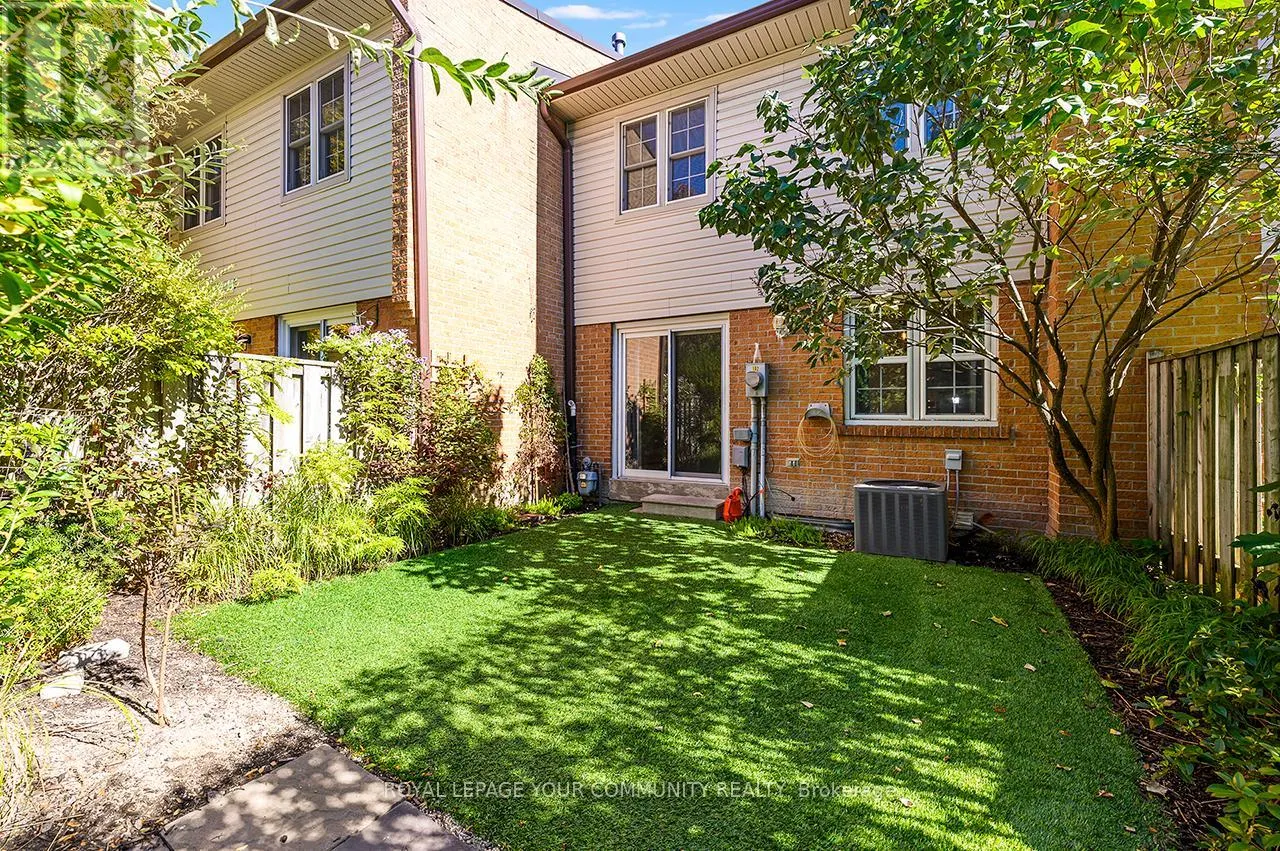102 - 2120 RATHBURN ROAD E