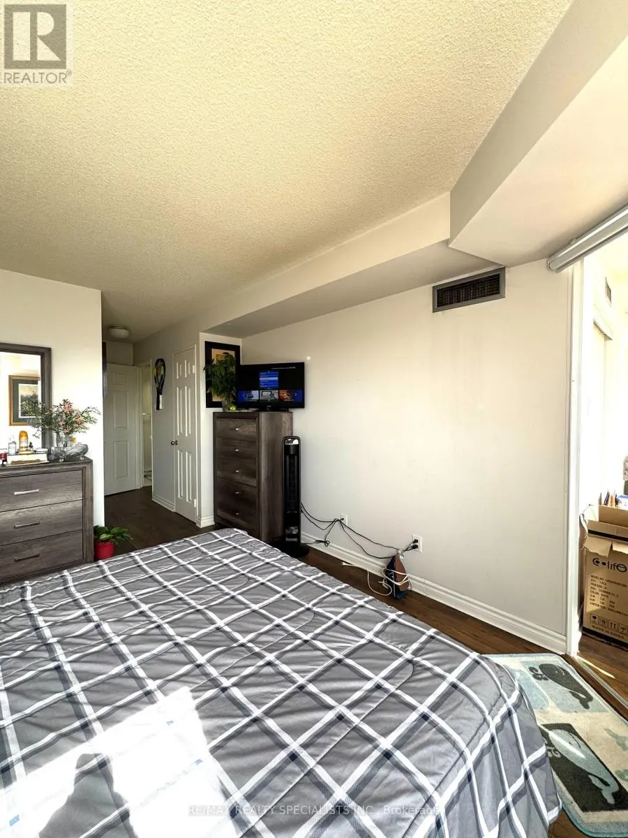 1807 - 4460 TUCANA COURT