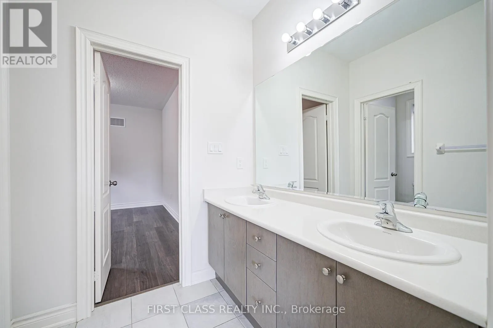 3103 STREAMWOOD PASSAGE