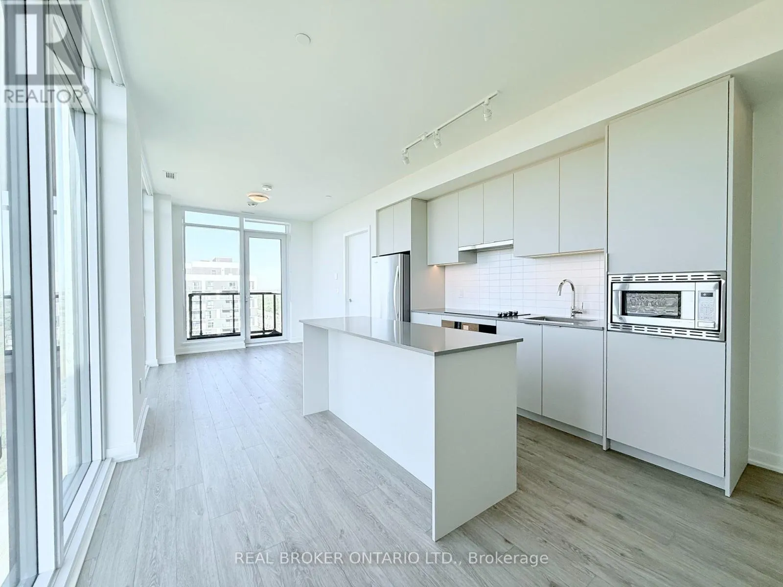 2003 - 3079 TRAFALGAR ROAD