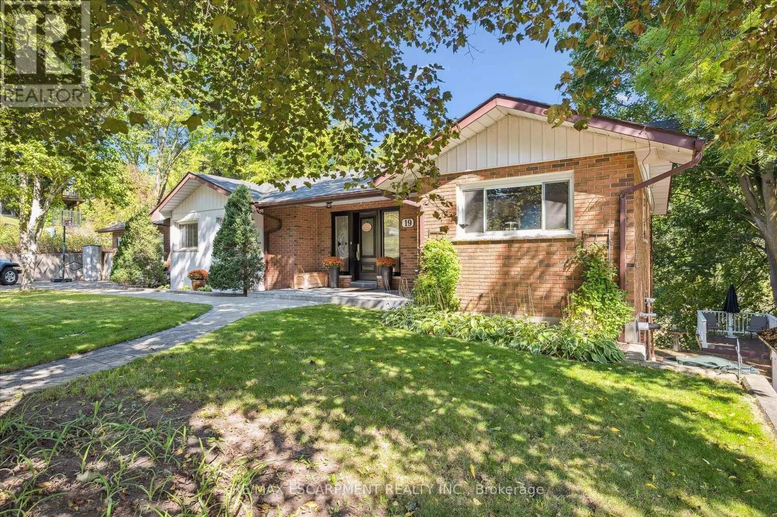 19 STEWARTTOWN ROAD
