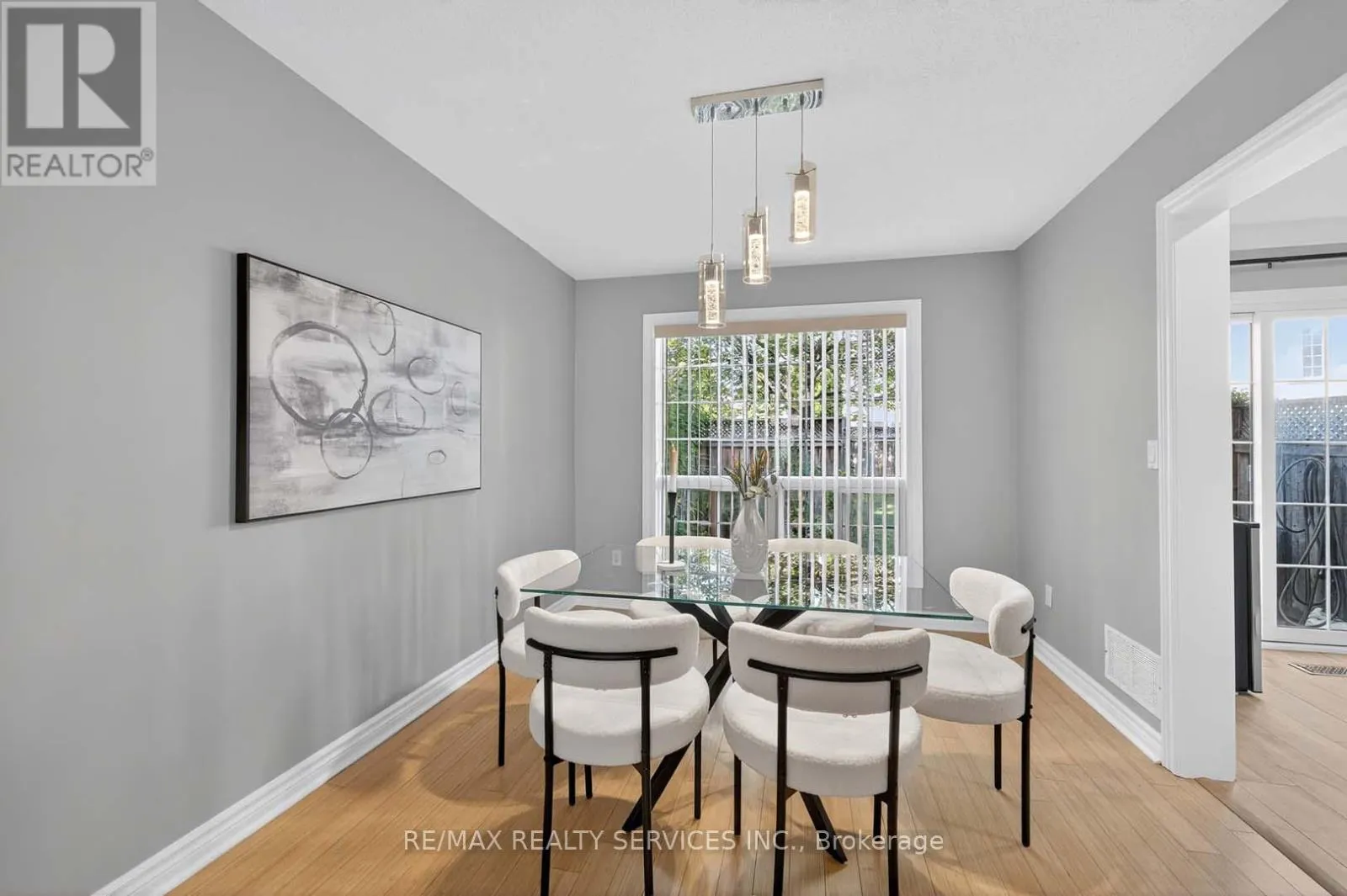 8 HARTNELL SQUARE