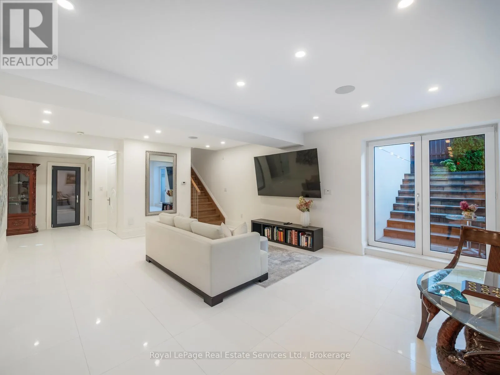36 ANDERSON STREET