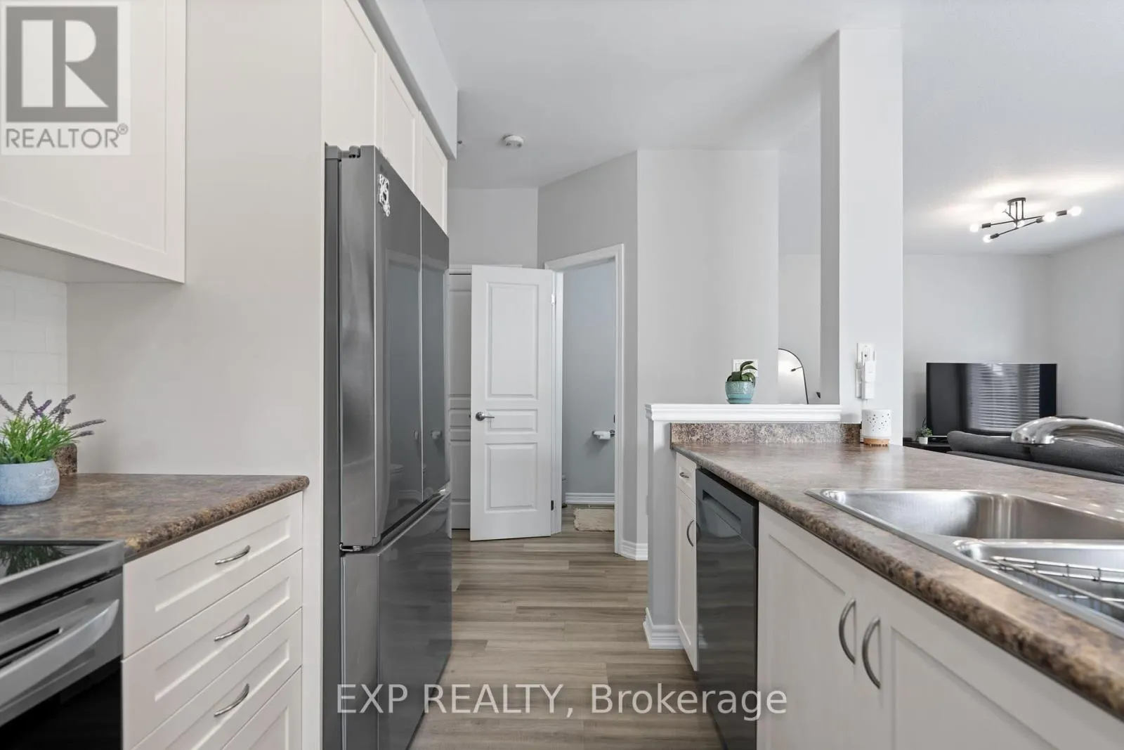 92 - 1401 PLAINS ROAD E