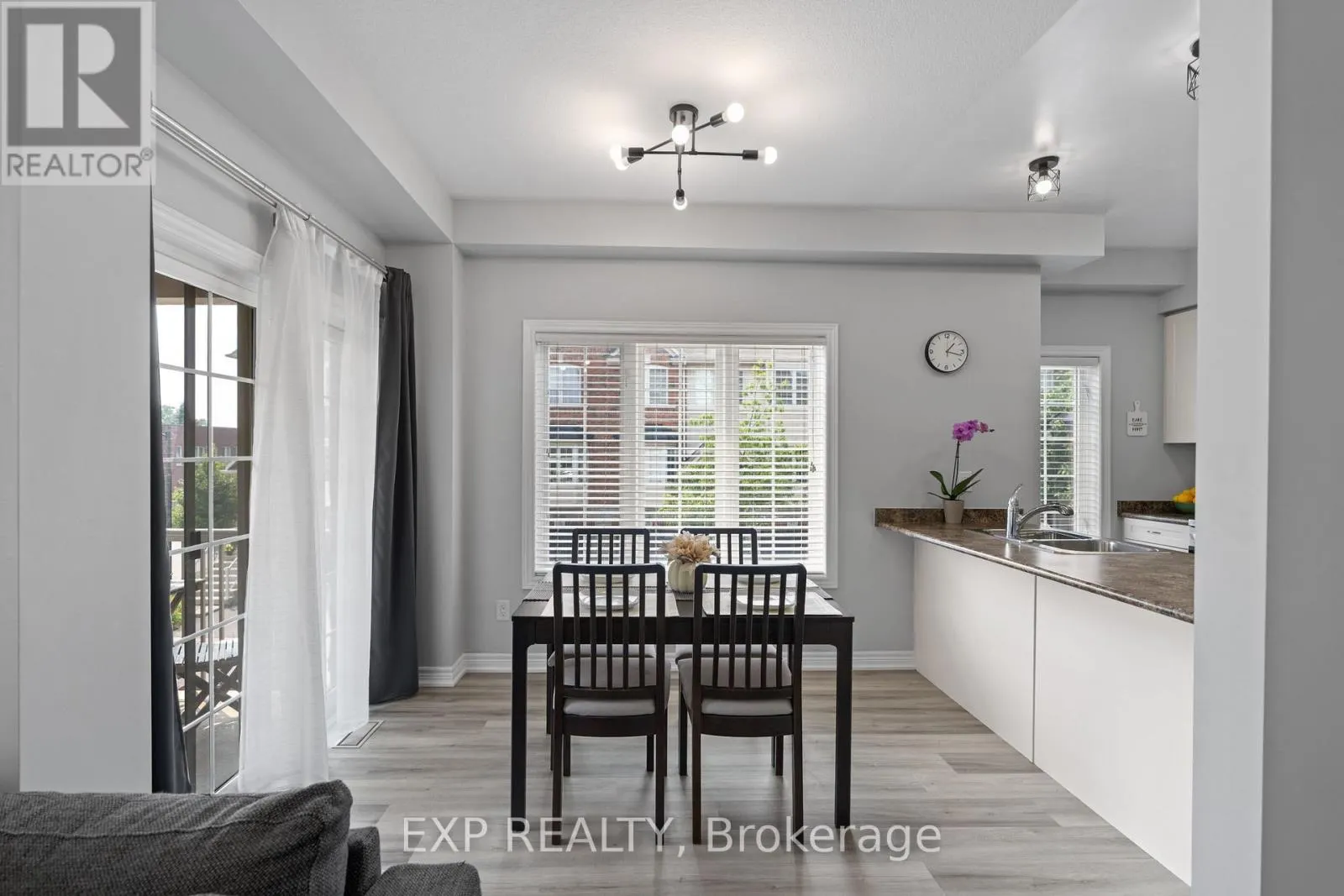 92 - 1401 PLAINS ROAD E