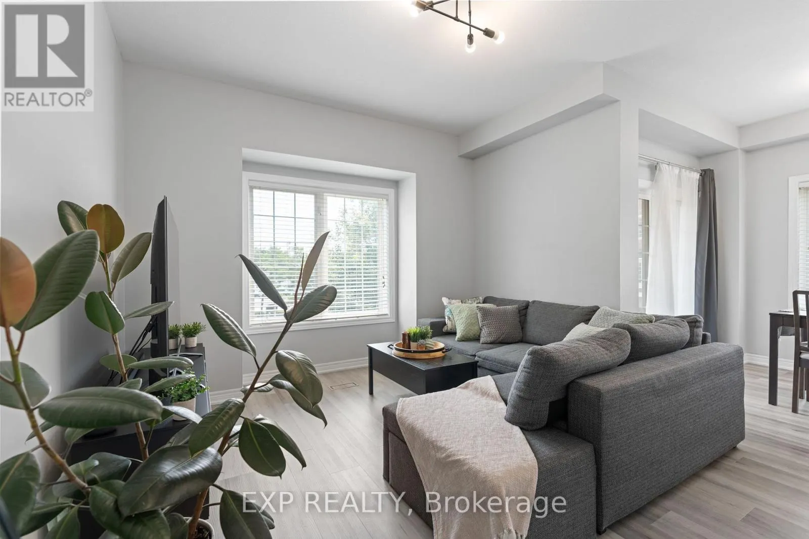 92 - 1401 PLAINS ROAD E