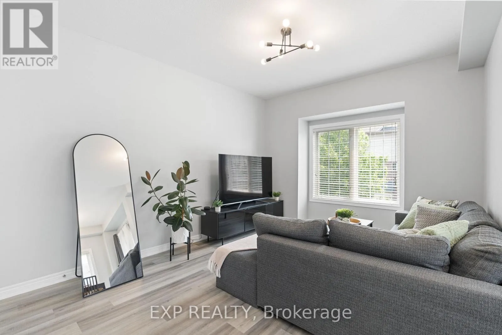 92 - 1401 PLAINS ROAD E