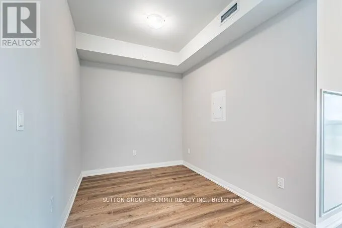 809 - 3006 WILLIAM CUTMORE BOULEVARD