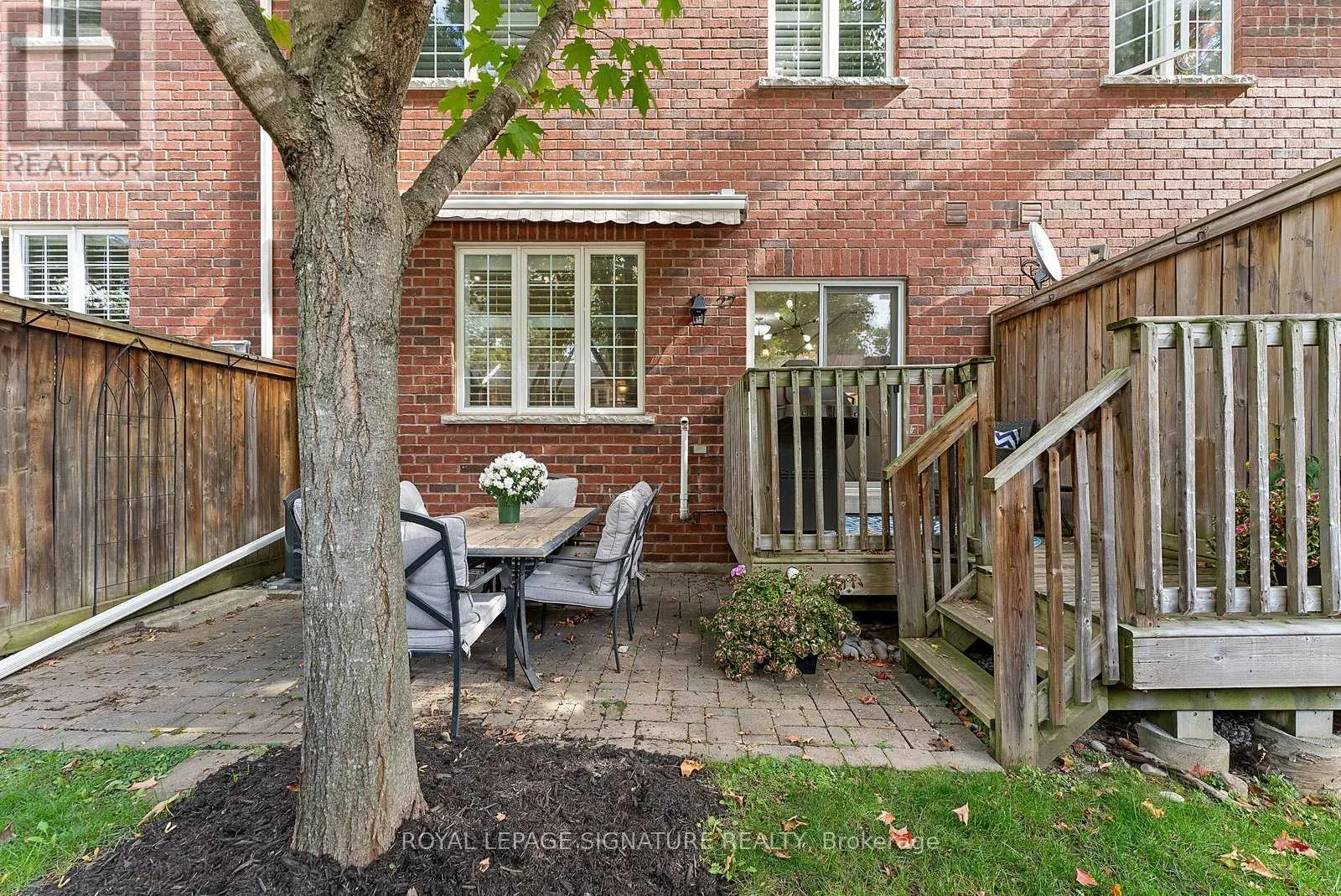 27 - 2410 WOODWARD AVENUE