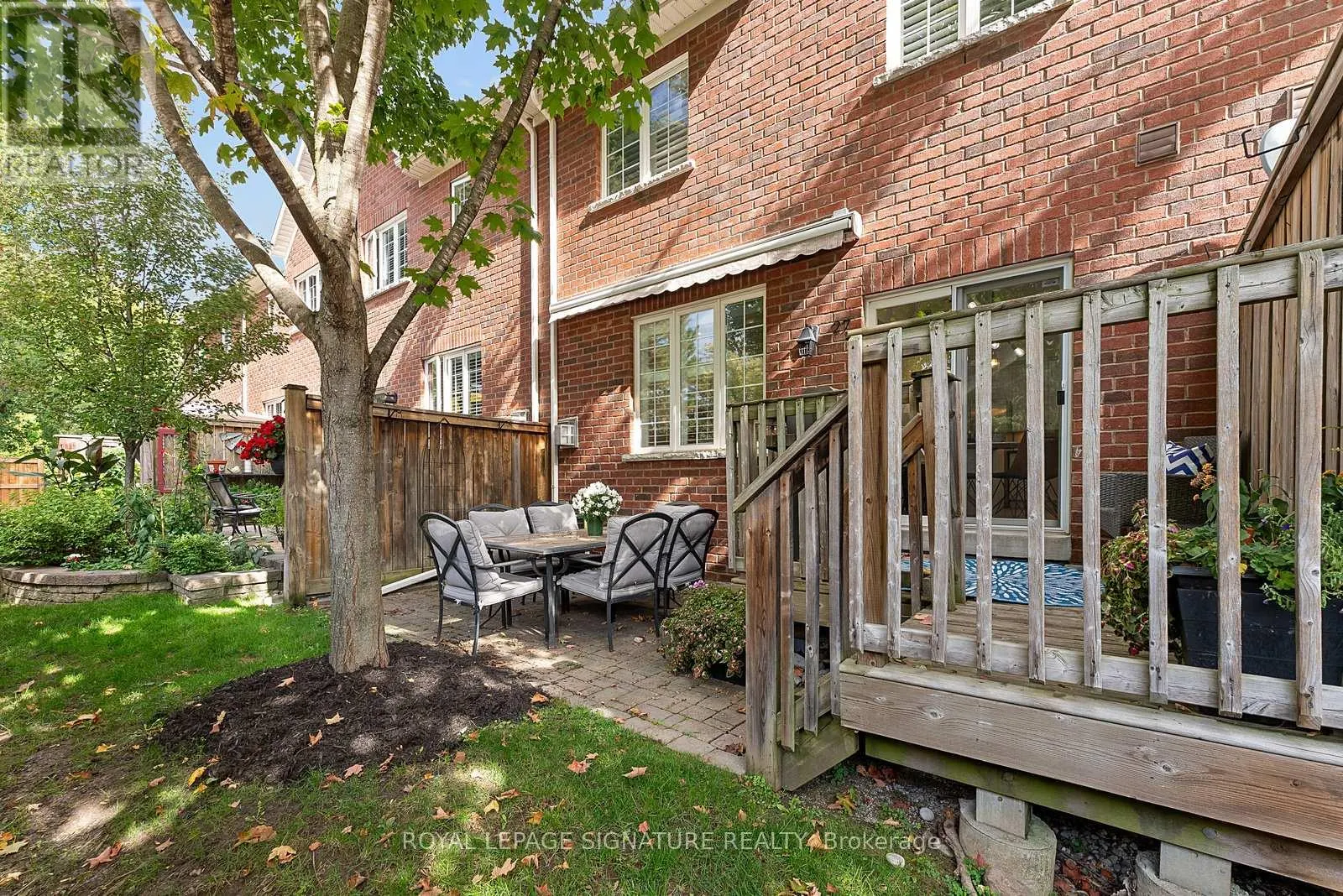27 - 2410 WOODWARD AVENUE