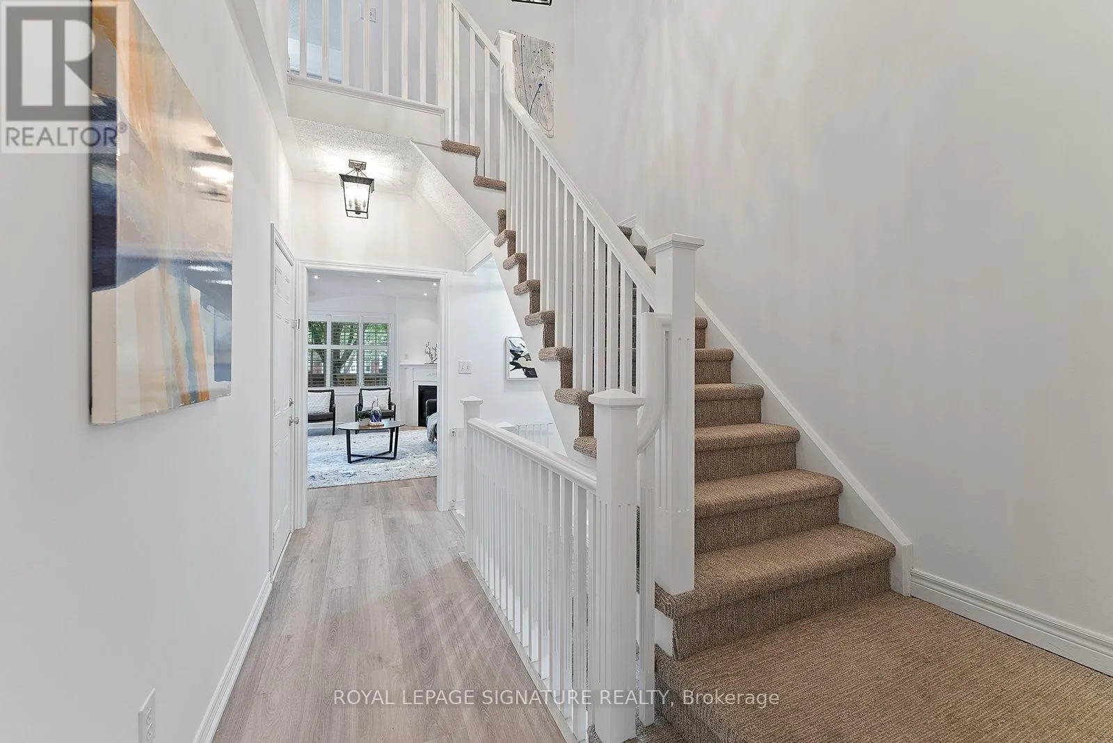 27 - 2410 WOODWARD AVENUE