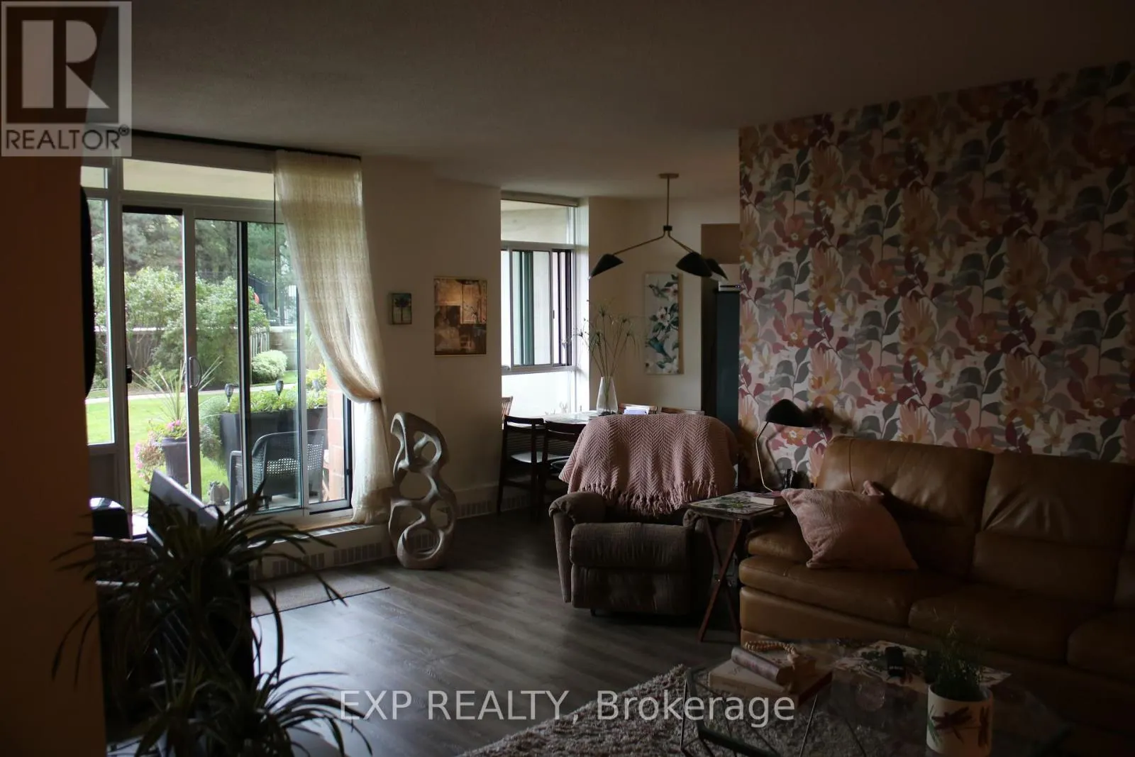104 - 5250 LAKESHORE ROAD, #104