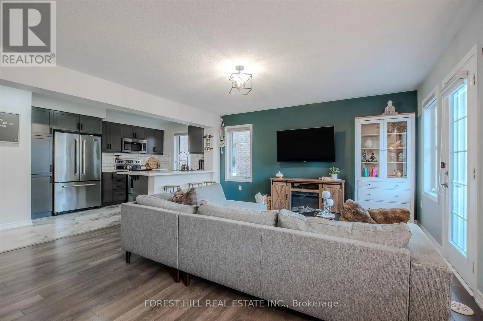 556 BUCKEYE COURT