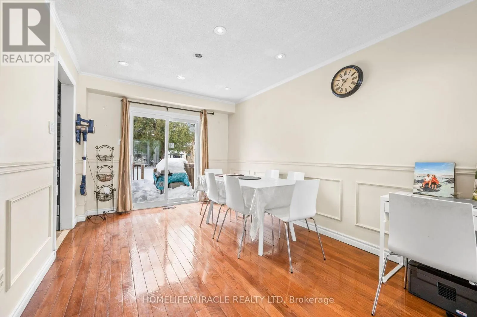 3124 PATRICK CRESCENT