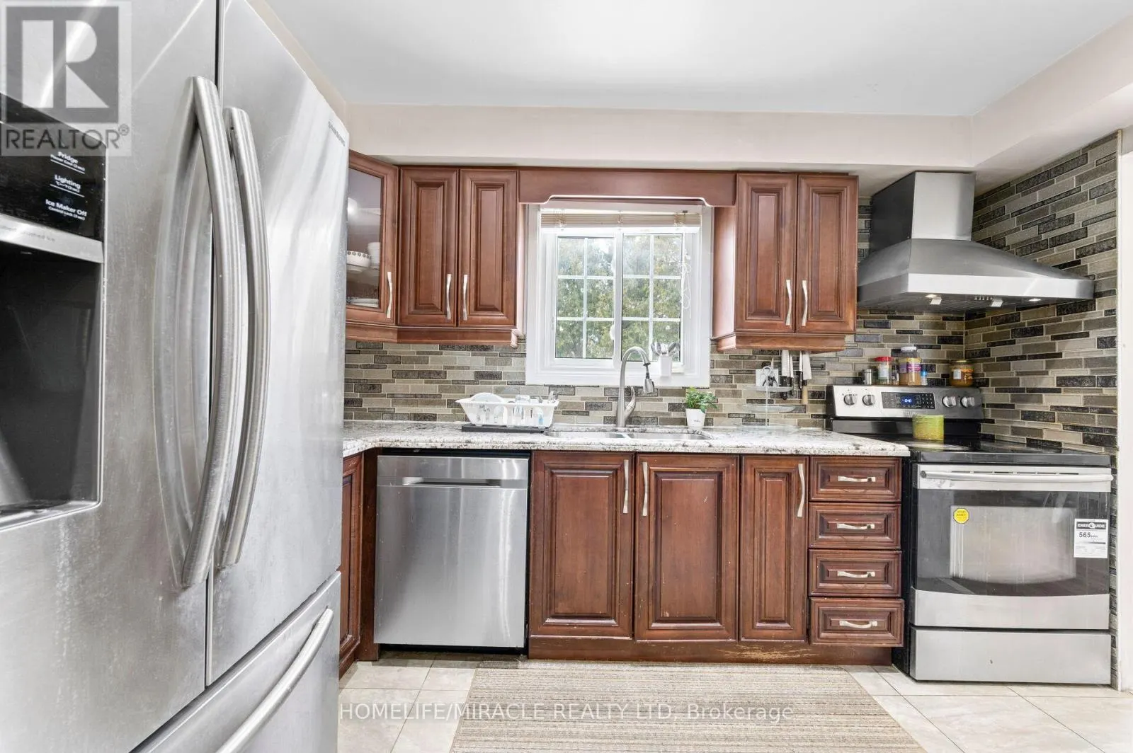 3124 PATRICK CRESCENT
