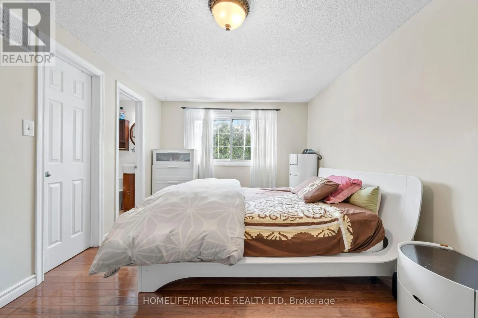 3124 PATRICK CRESCENT