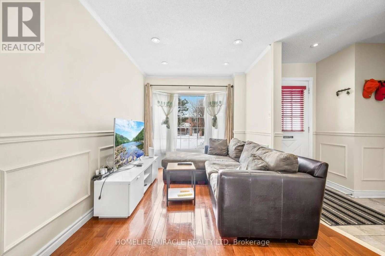 3124 PATRICK CRESCENT