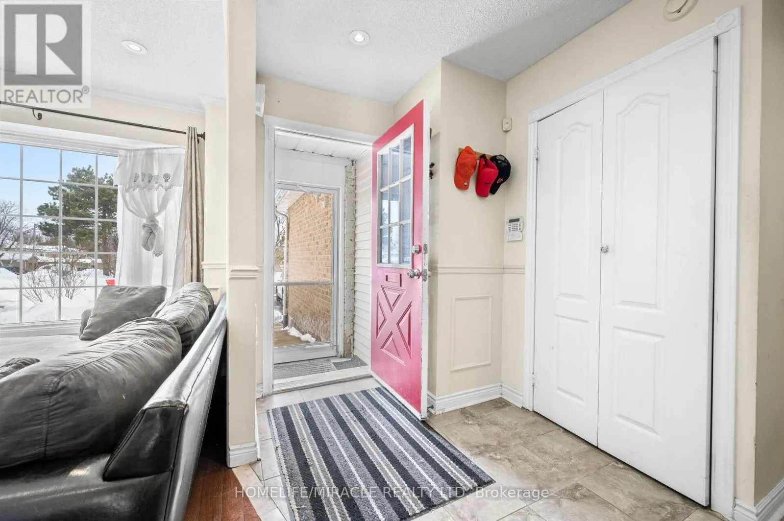 3124 PATRICK CRESCENT