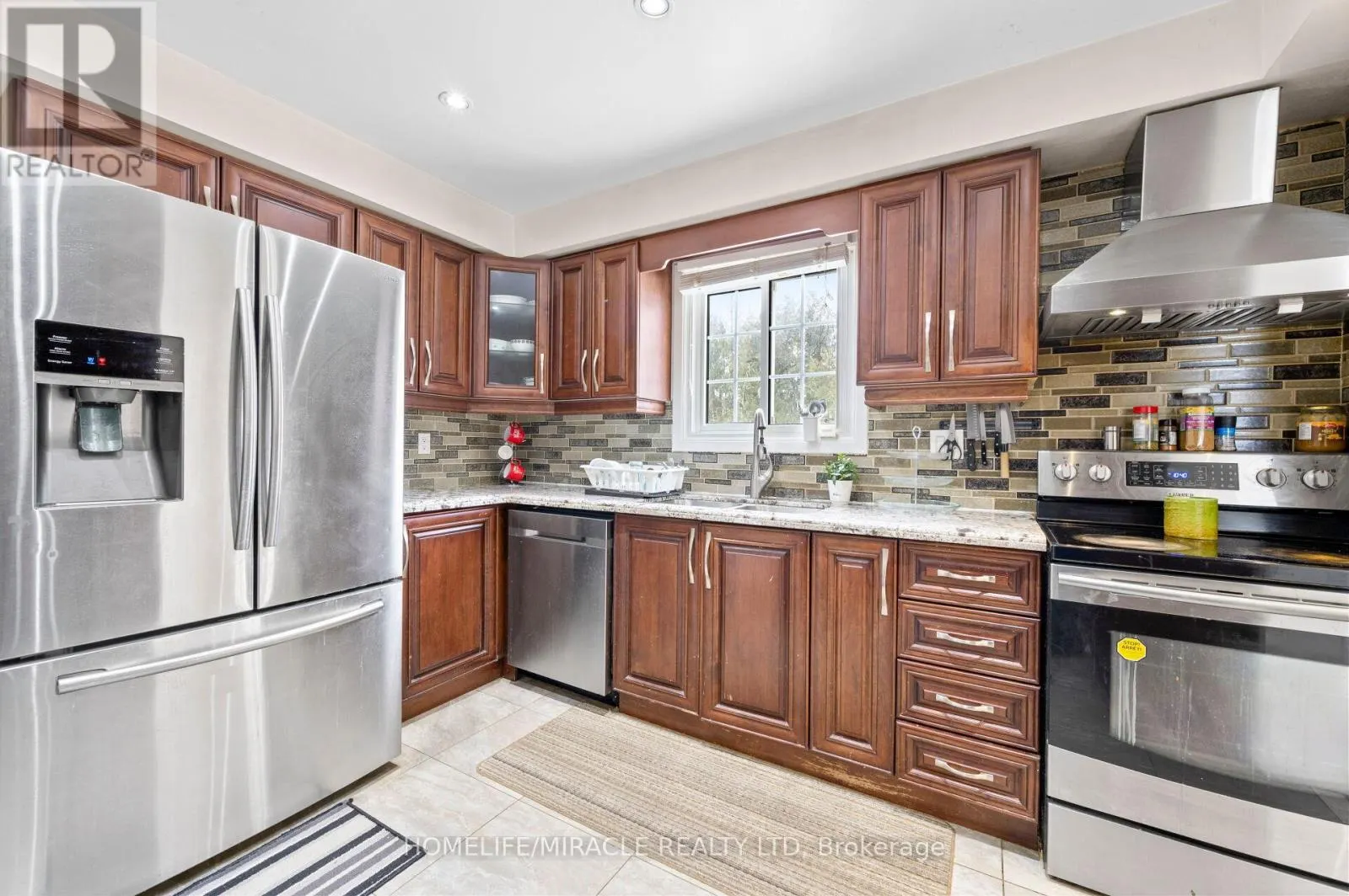 3124 PATRICK CRESCENT