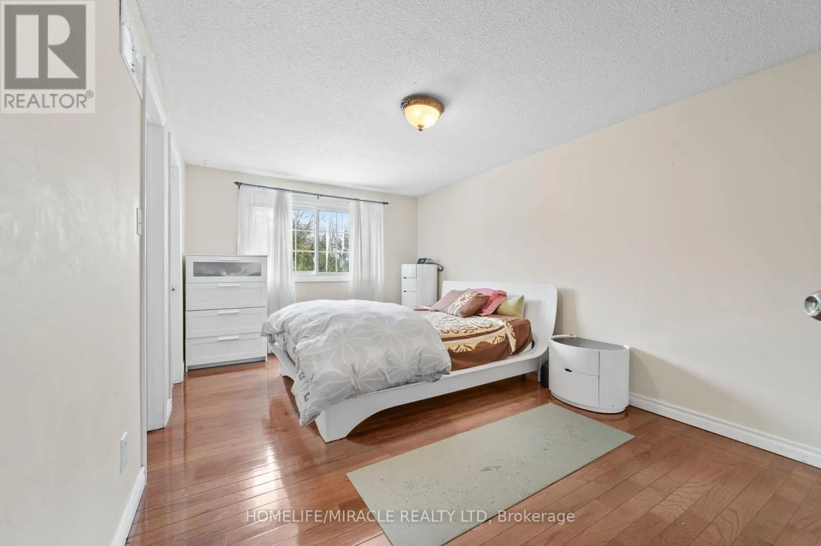 3124 PATRICK CRESCENT