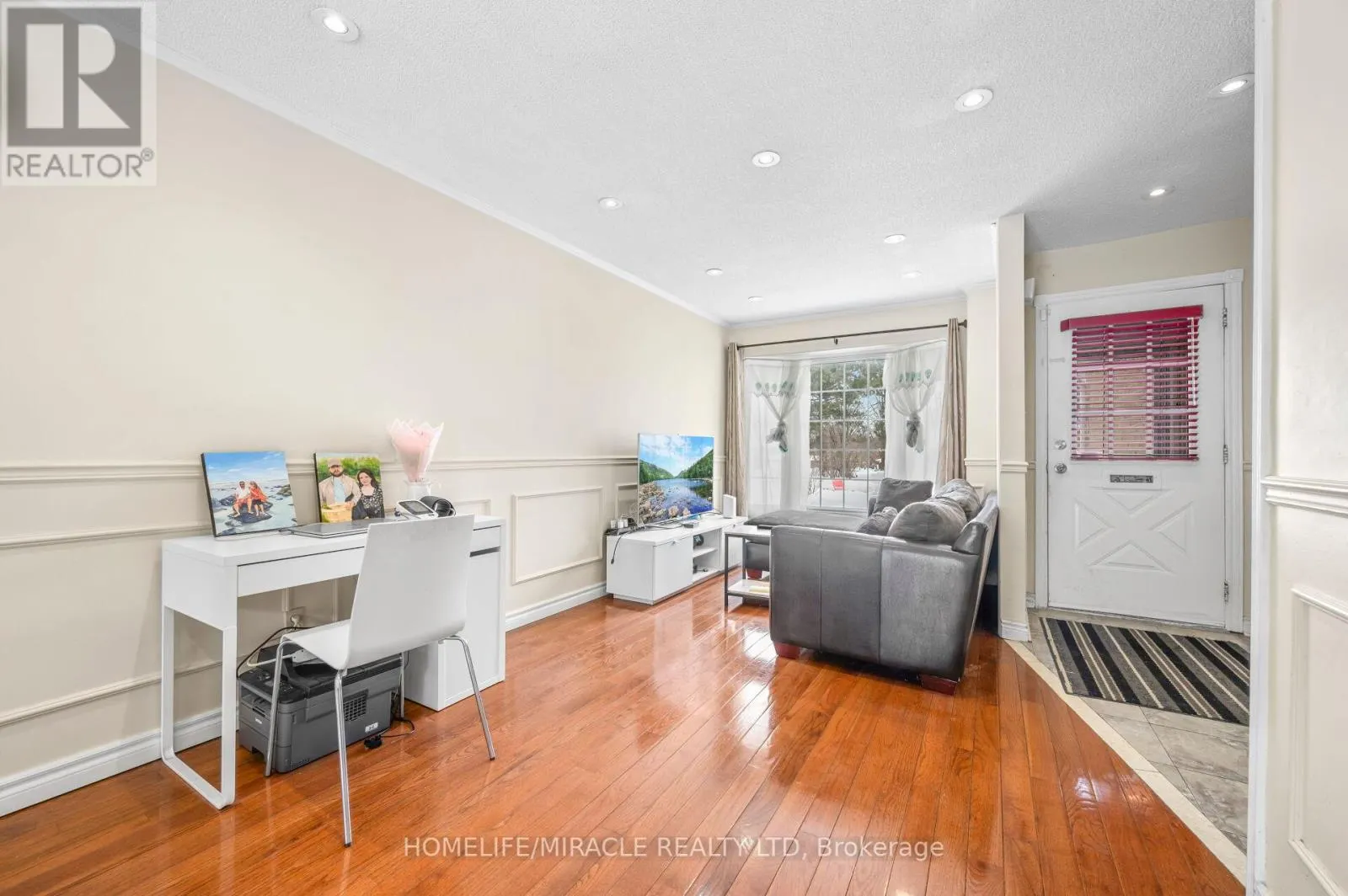 3124 PATRICK CRESCENT