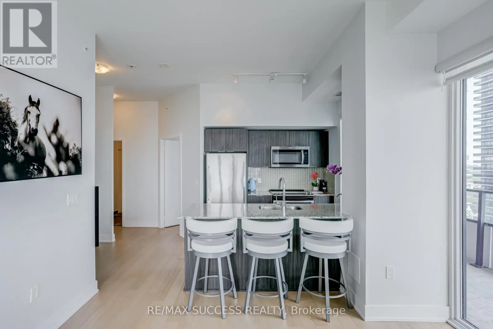 1807 - 20 SHORE BREEZE AVENUE