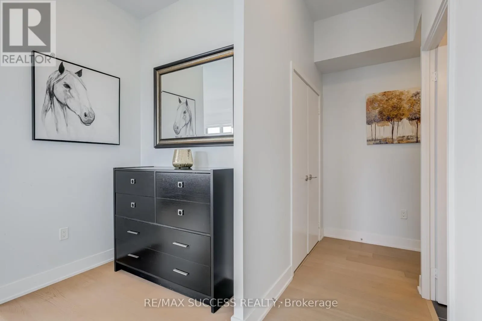 1807 - 20 SHORE BREEZE AVENUE