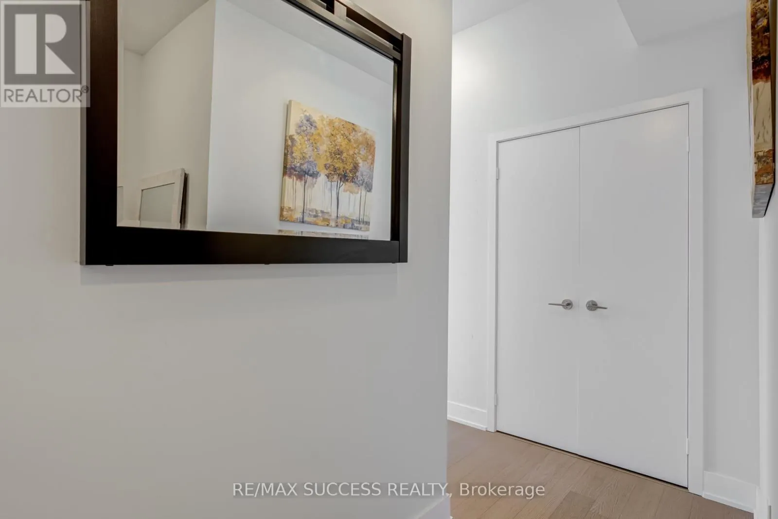 1807 - 20 SHORE BREEZE AVENUE