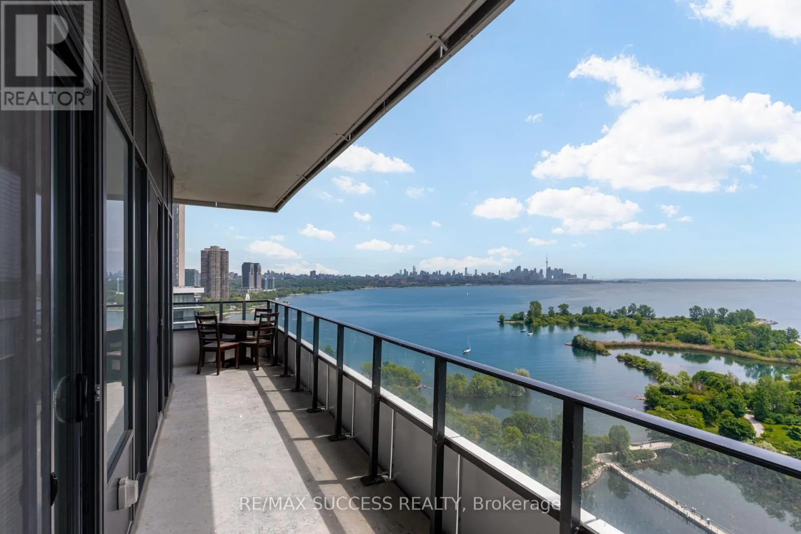 1807 - 20 SHORE BREEZE AVENUE