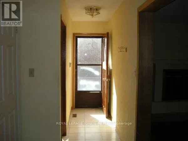SIDE UNIT - 7463 SIGSBEE DRIVE