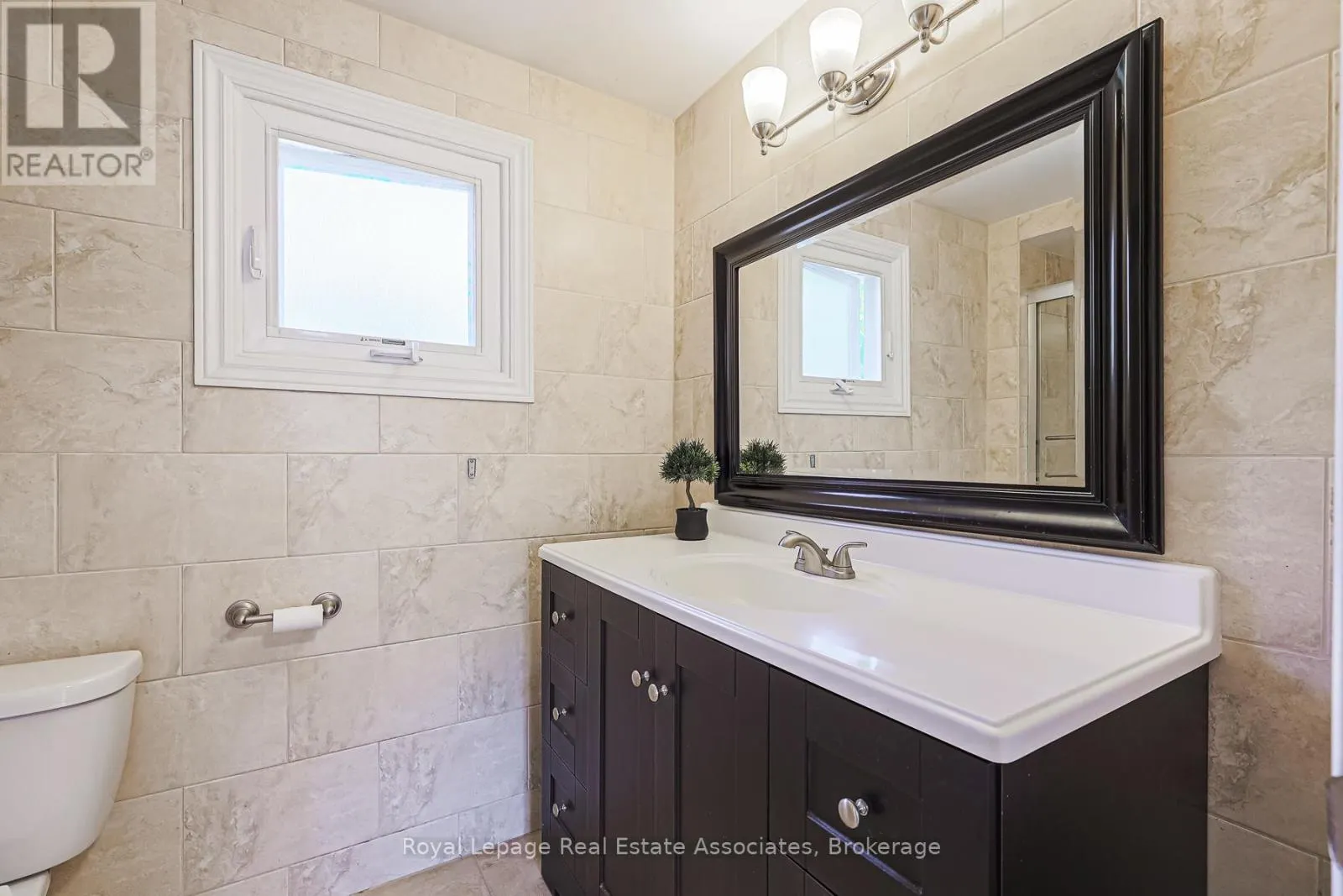 958 FLETCHER VALLEY CRESCENT