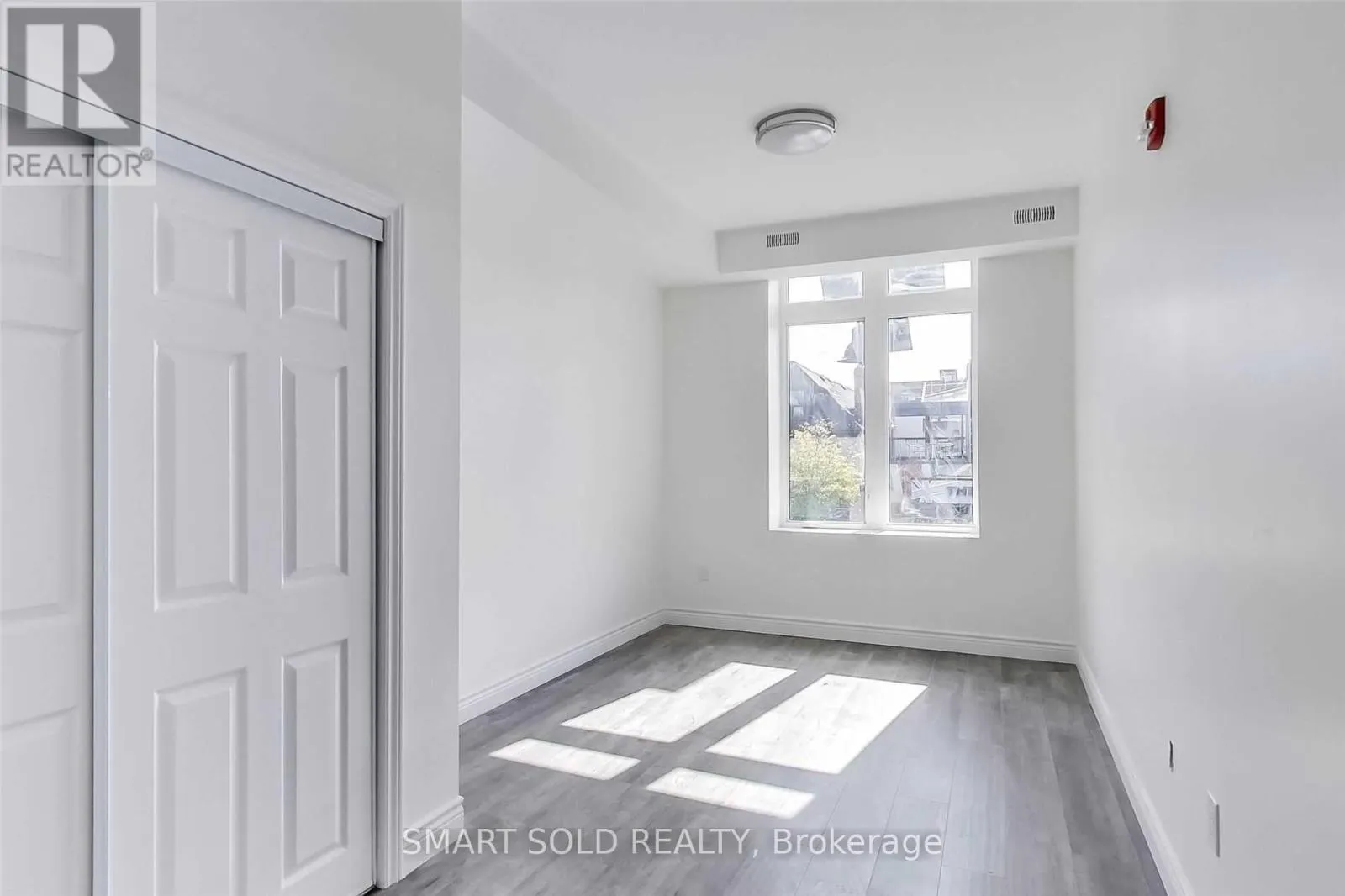 2 - 2208 BLOOR STREET W