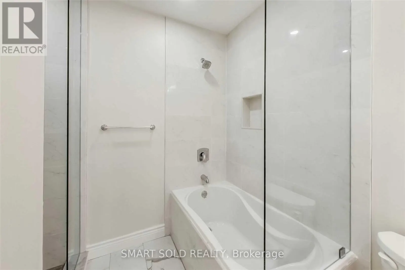 2 - 2208 BLOOR STREET W