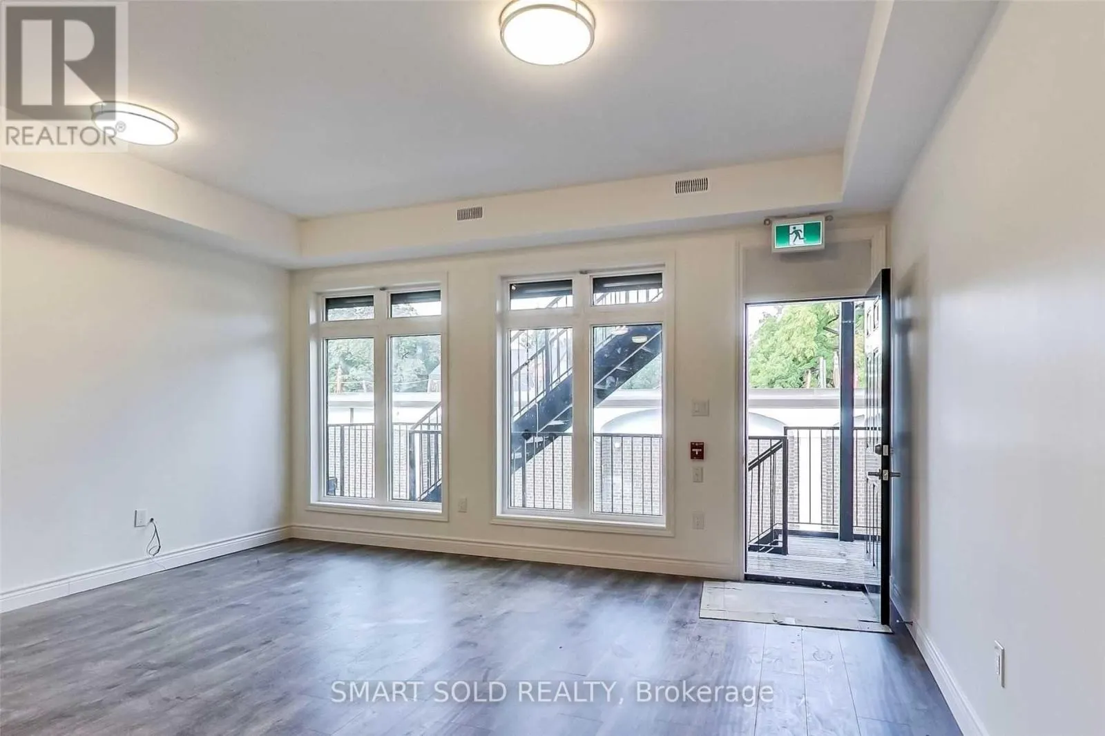 2 - 2208 BLOOR STREET W