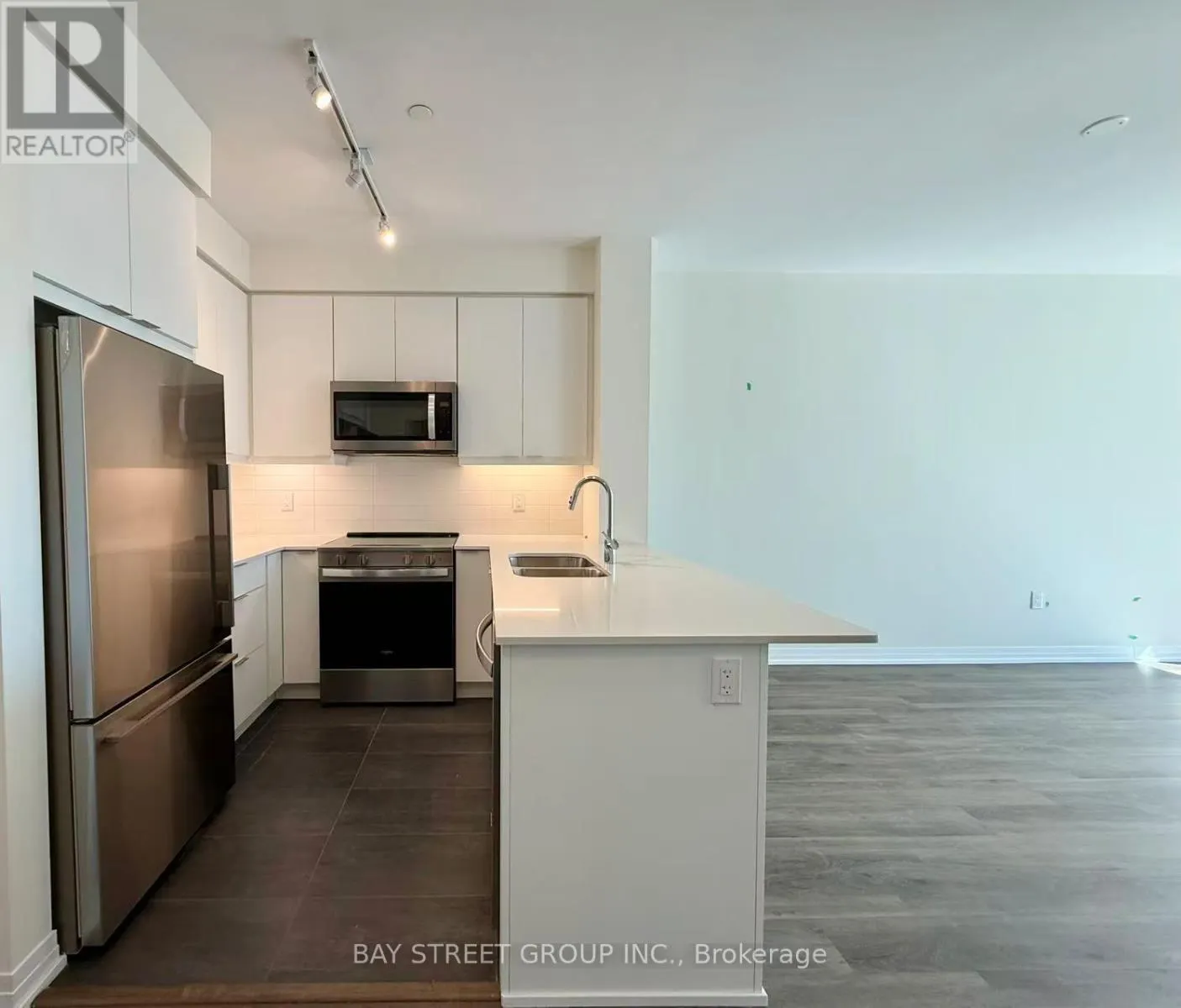 606 - 15 WATERGARDEN DRIVE, #606