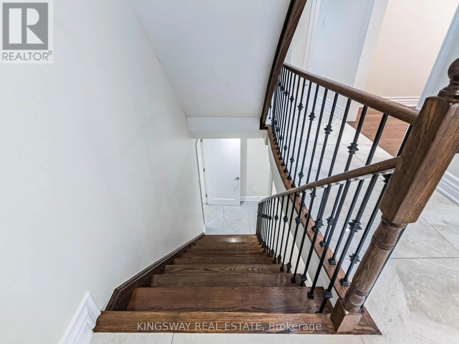 58 LEEWARD DRIVE