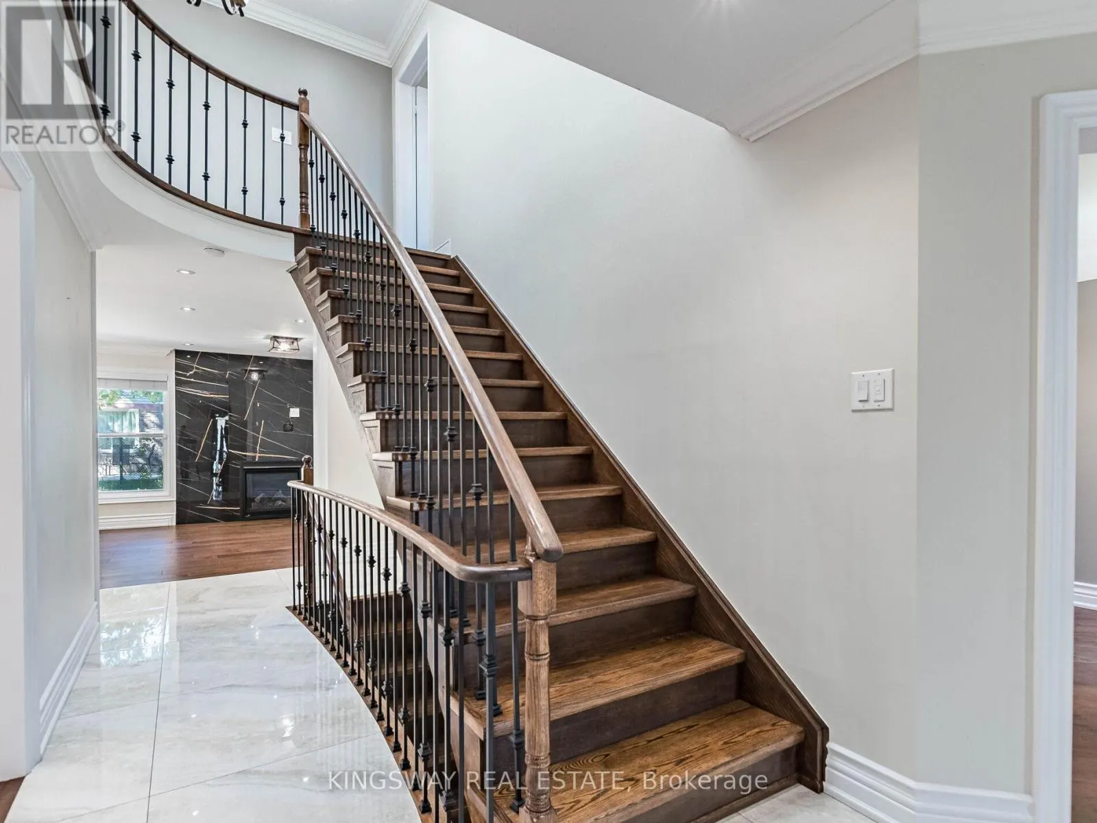 58 LEEWARD DRIVE