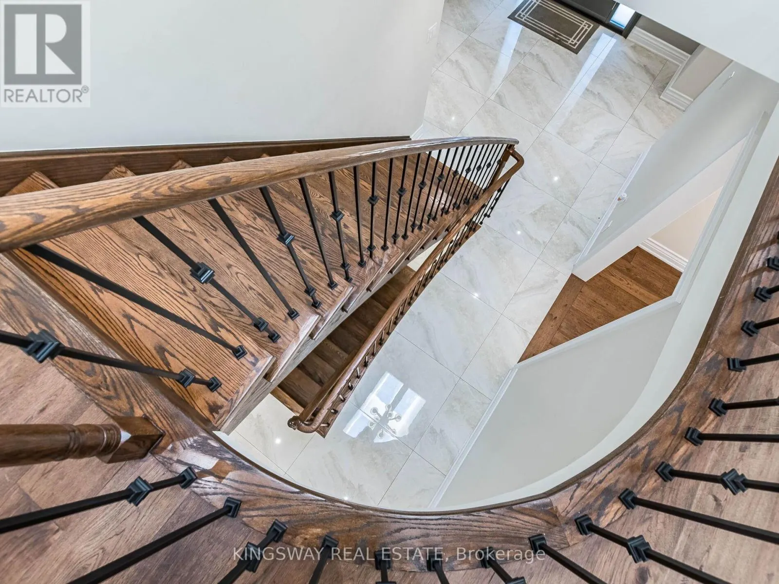 58 LEEWARD DRIVE