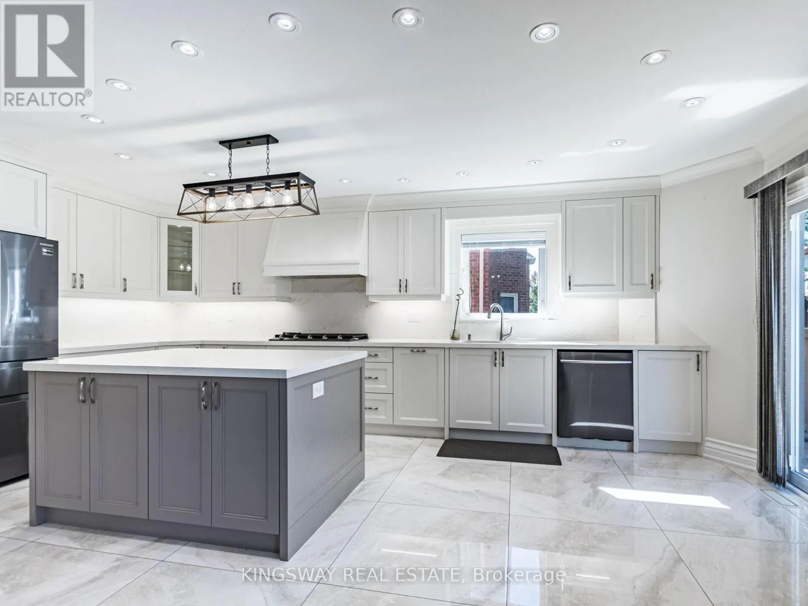 58 LEEWARD DRIVE