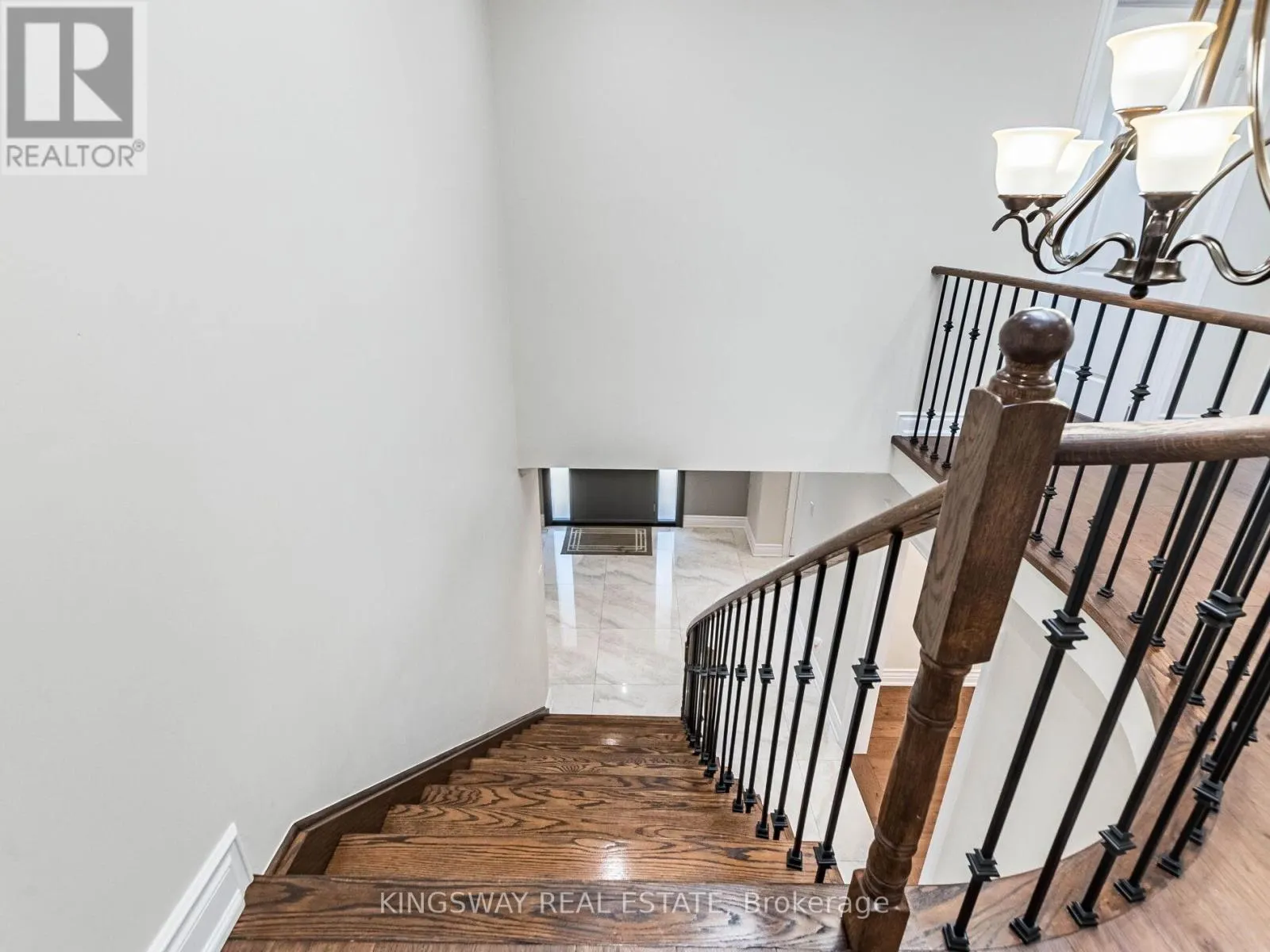 58 LEEWARD DRIVE