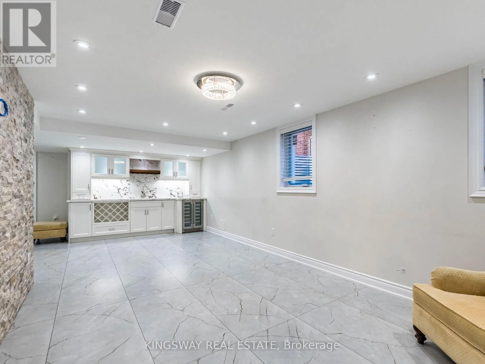 58 LEEWARD DRIVE