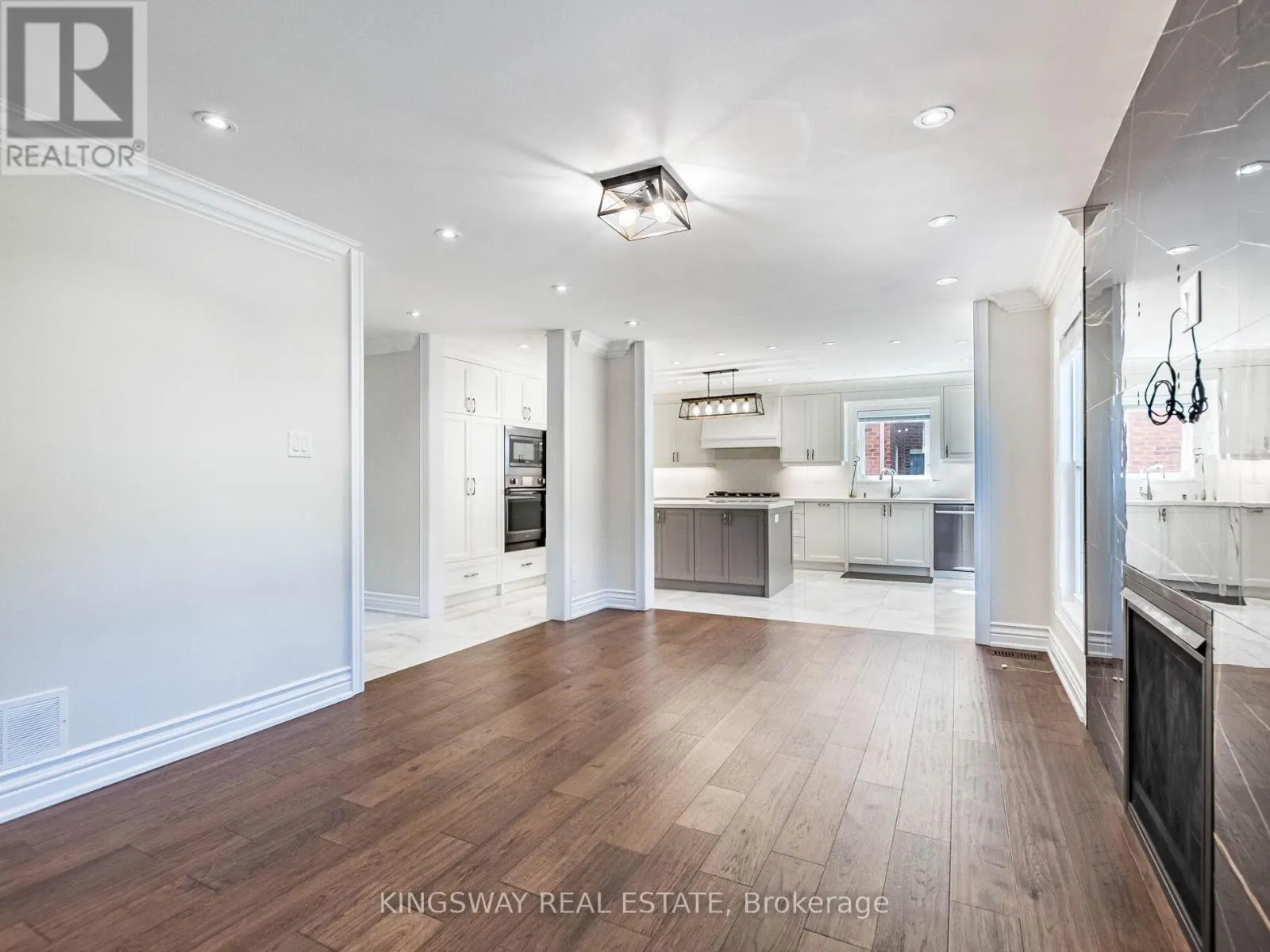 58 LEEWARD DRIVE