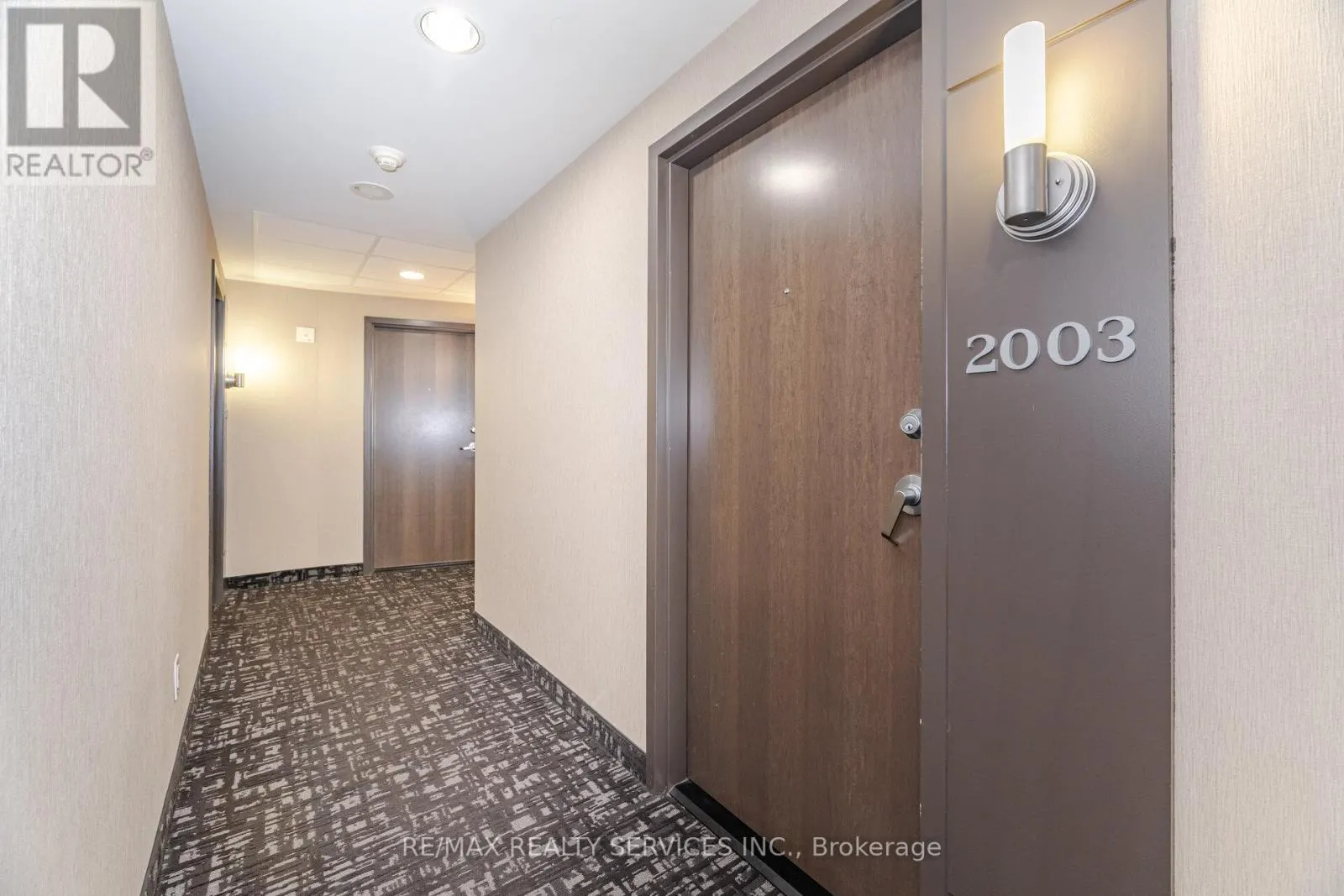 2003 - 9 GEORGE STREET N
